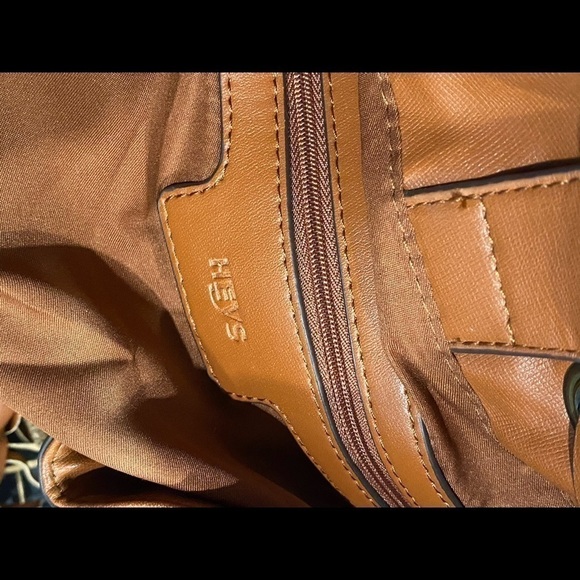 Heys Bucket Purse Fringe Drawstring Inner zip - Picture 9 of 9